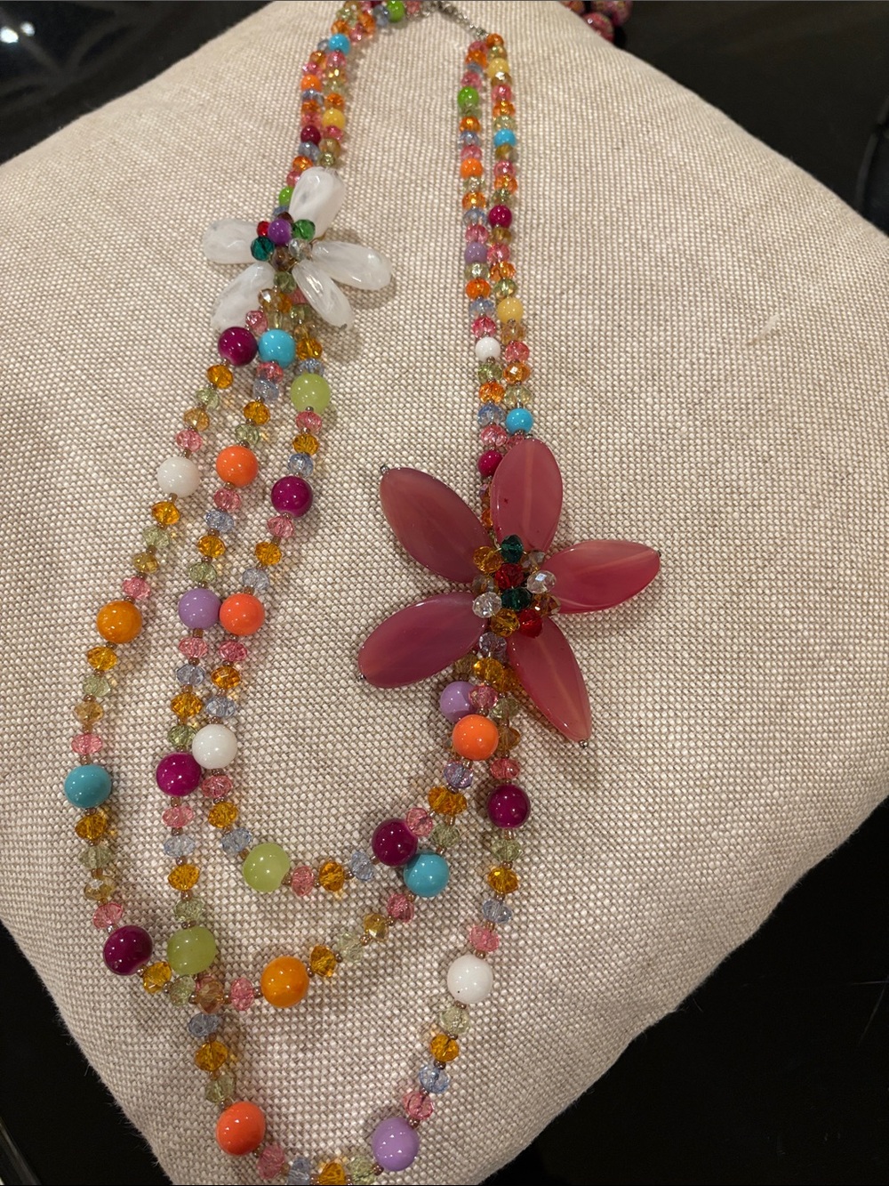 Multicolor Beaded Flower Pendant Necklace - Pink Flower and white flower 💐